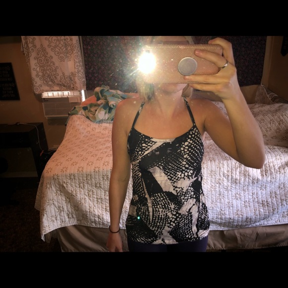 Lululemon power Y tank - Picture 5 of 6